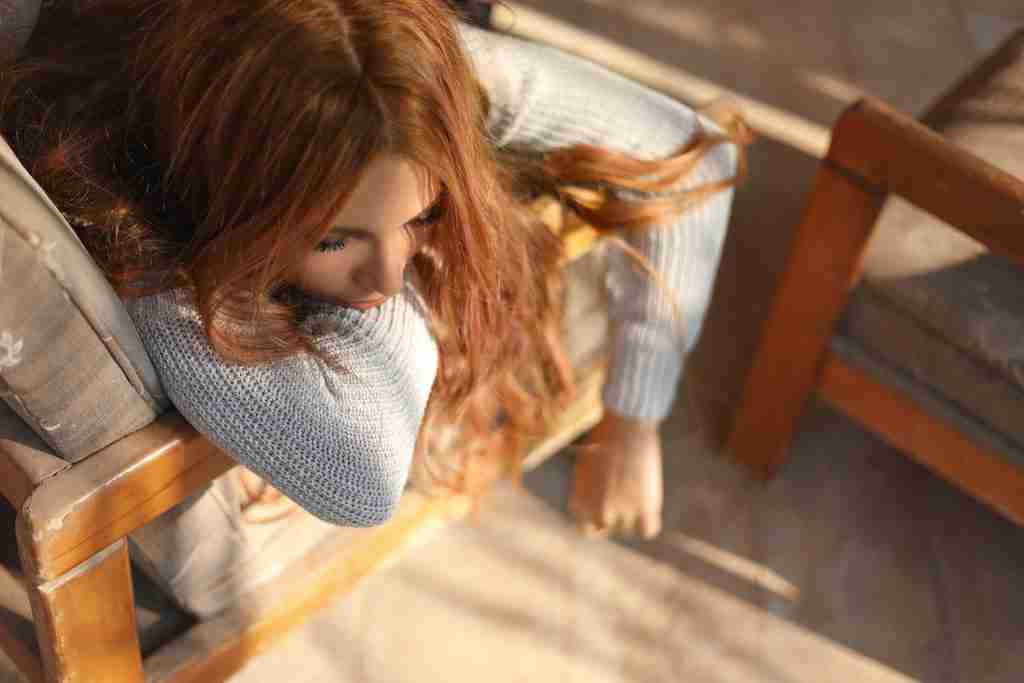 cesta organica mulher cansada fatigada sono