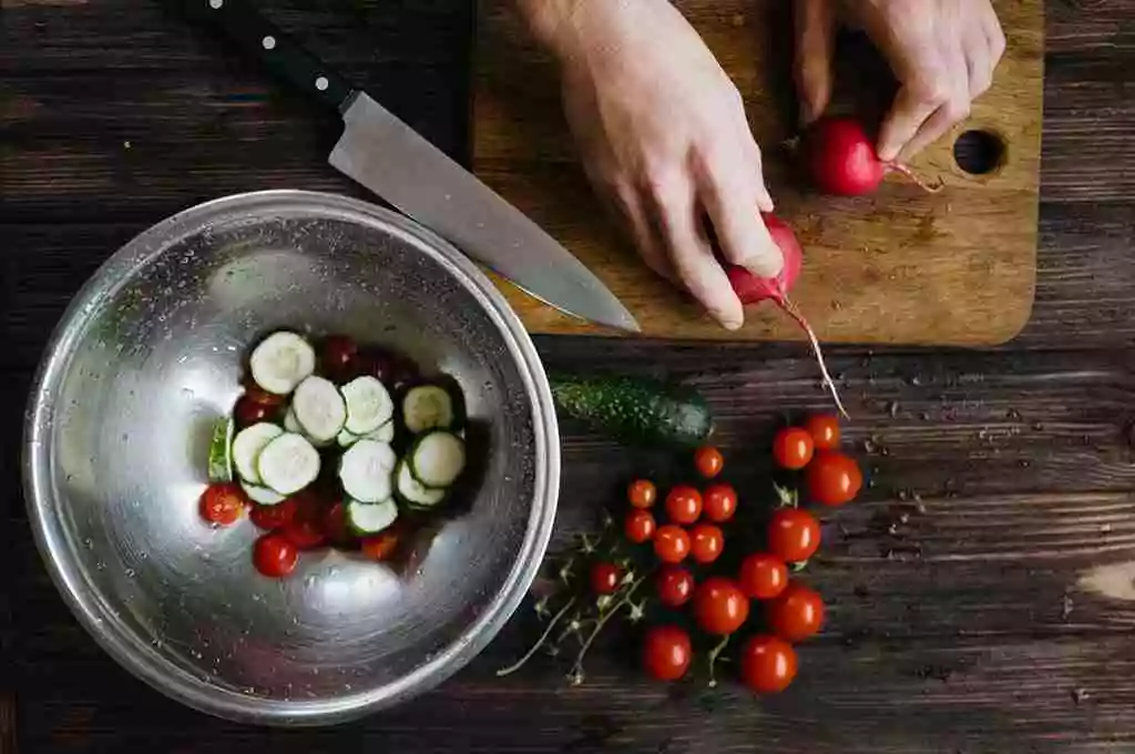 cesta organica tomate cereja pepino rabanete organicos - melhores vegetais
